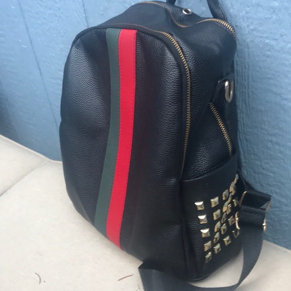 Backpack 🎒 - Picture 2 of 8